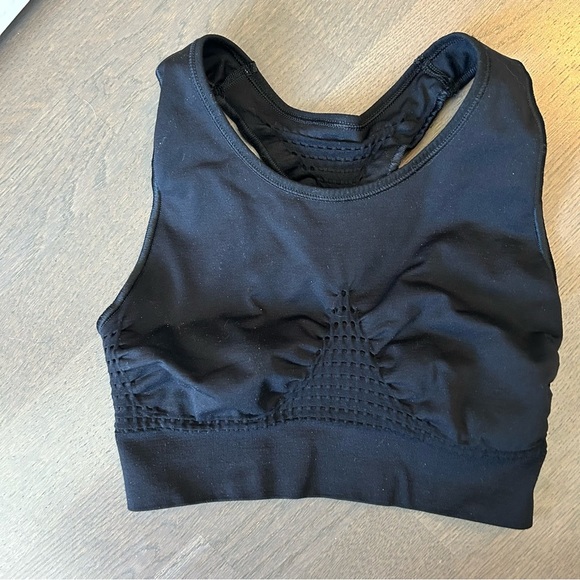 Bundle of Free People (2) and Sweaty Betty (1) Bra/Crop Tops Size XS - Picture 5 of 10